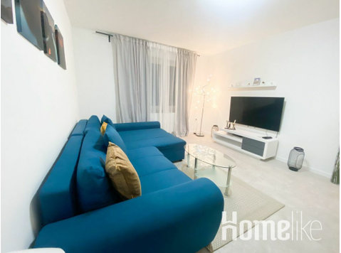freshly renovated, bright apartment just 1.0 km from the… - Lakások