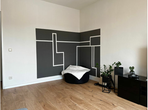 "Centrally Located Penthouse Apartment in Aachen - Your New… -  வாடகைக்கு 