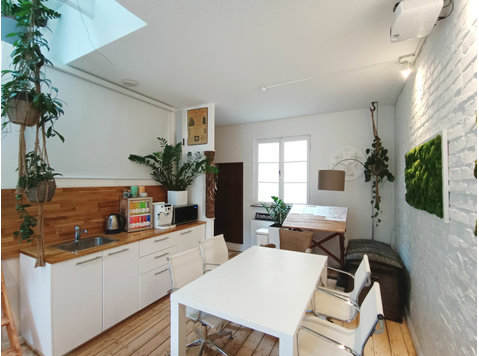 Exclusively furnished loft apartment in an old building in… - Til leje
