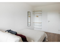 SHARED LIVING: Furnished room in a shared flat for 2 - Til leje