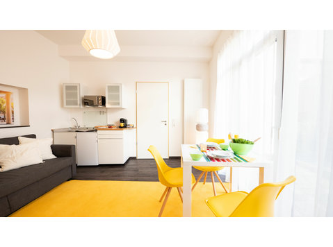 Spacious & nice apartment near school, Aachen - Til leje
