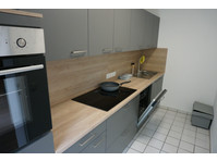 fully furnished flat with terrace and new kitchen, close to… - Disewakan