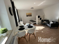 Bright, freshly renovated apartment close to the center… - Asunnot
