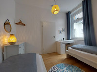 Cozy family apartment near the train station and parc… - Alquiler