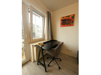 EM-APARTMENTS DE Cozy room in the heart of the city - 	
Uthyres