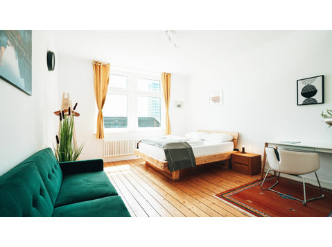 EM-APARTMENTS GERMANY 4-Bedroom TerraceSuite Oasis… - الإيجار