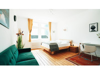 EM-APARTMENTS GERMANY 4-Bedroom TerraceSuite Oasis… - 	
Uthyres
