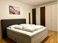 Spacious and fashionable suite with nice neighbours… - Aluguel