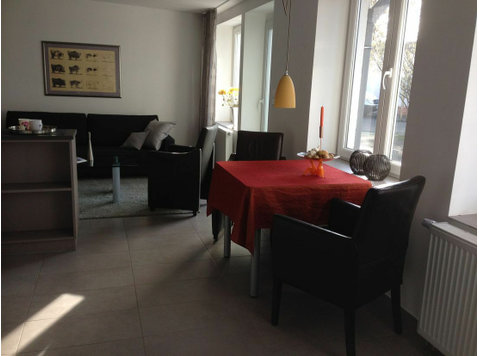 Cosy & charming apartment with terrace in quiet location of… - De inchiriat