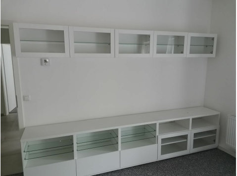 Zentral gelegene und modern möblierte große 4-Zimmerwohnung… - Zu Vermieten