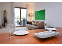 Centrally located luxury apartment on the banks of the Rhine - À louer