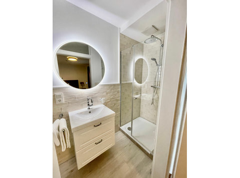Coliving inclusive cleaning Private room with bathroom - Alquiler
