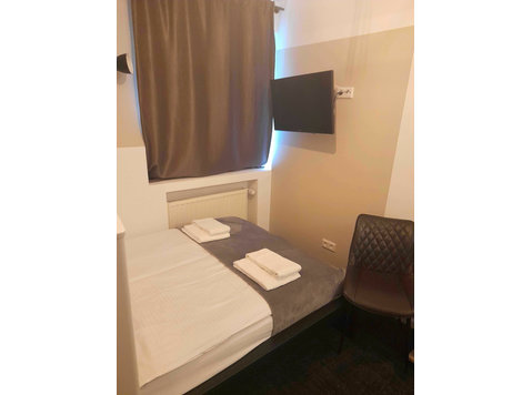 Comfortable studio with double bed in Bonn - For Rent