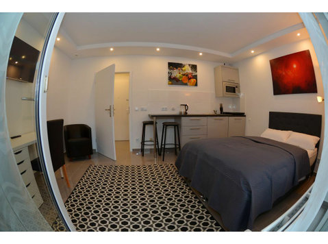 Vollmöbliertes Apartment in Bonn, renoviert, ruhig, WLAN - Zu Vermieten