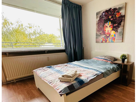 Fully furnished sunny studio with Parking, balcony and… - À louer