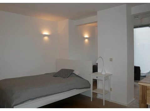 Liebevoll eingerichtetes Studio in nettem Viertel - Zu Vermieten