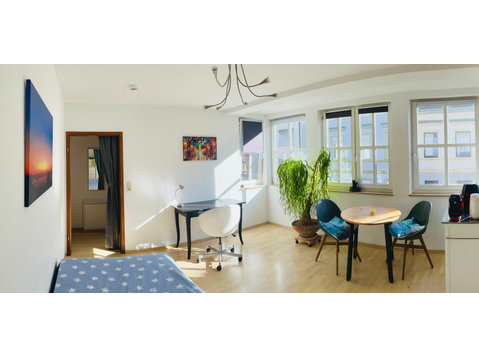 Poppelsdorf: Light-flooded apartment in an excellent… - Til leje