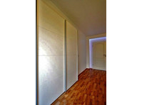 Tastefully furnished apartment with five rooms as well as… - Ενοικίαση