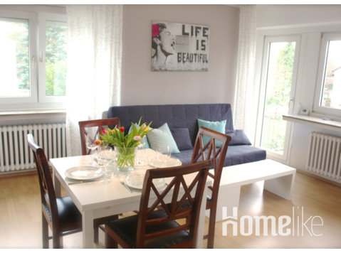 Spacious apartment in the heart of Bonn-Beuel - குடியிருப்புகள்  