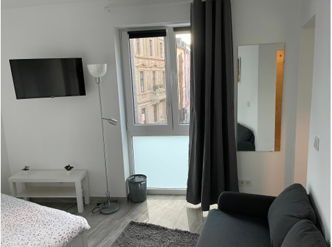 31m² - 200M KÖLN/HBF - ZENTRAL - FULL SERVICED - KÜCHE -… - Zu Vermieten