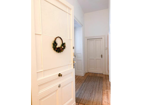 Altbauzimmer in voll ausgestatteter WG im Herzen des… - For Rent