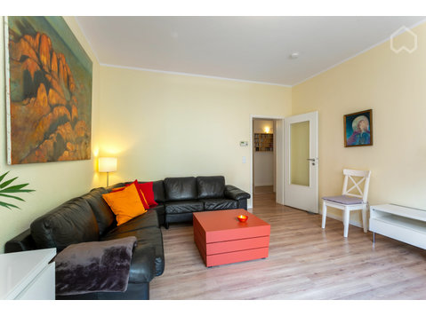 Stilvolles 3-Zimmer-Apartment mit 2 Balkonen im Herzen von… - Zu Vermieten