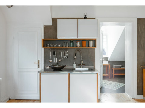 Beautiful & perfect suite in Art Nouveau Villa in Cologne - For Rent