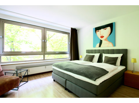 Bright and modernly refurbished apartment near Chlodwigplatz - Annan üürile
