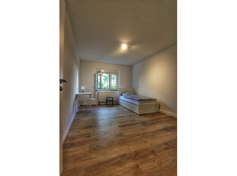 Helle und geräumige 3-Zimmer-Wohnung mit großem Balkon in… - Zu Vermieten