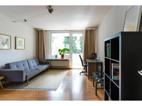 Bright apartment with balcony in Köln-Nippes - 임대