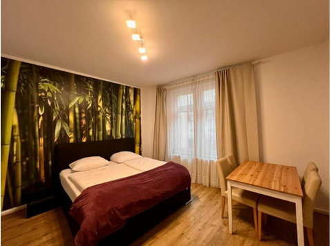 Helle möblierte 3 Zimmer Wohnung mitten in der Altstadt - Zu Vermieten