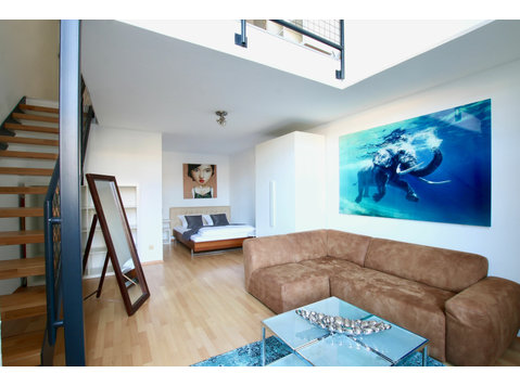 Cute and charming suite right at Köln-Neumarkt - Аренда