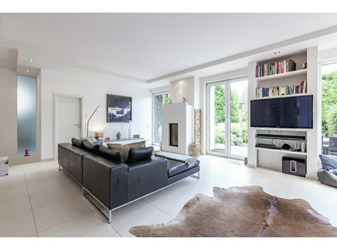 Designer Wohnung mit Kamin & Garten in Köln - Zu Vermieten