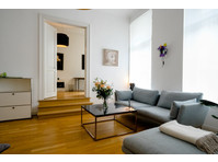 Fantastic luxury old building flat in the Belgian Quarter,… - Аренда