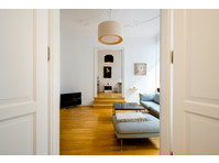 Fantastic luxury old building flat in the Belgian Quarter,… - Аренда