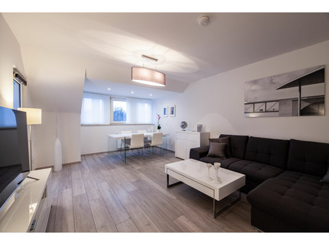 Hochwertige Wohnung mit Dachterrasse in Köln am Flughafen - Zu Vermieten