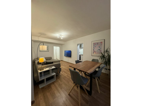 Fully furnished, cosy, central flat with underground… - Aluguel