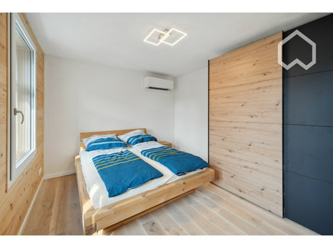 Möbliertes Zimmer mit Doppelbett in neu renoviertem Haus,… - Zu Vermieten