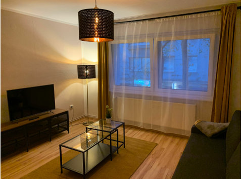Tolles ein Zimmer Apartment mit separater Küche und Flur in… - Zu Vermieten