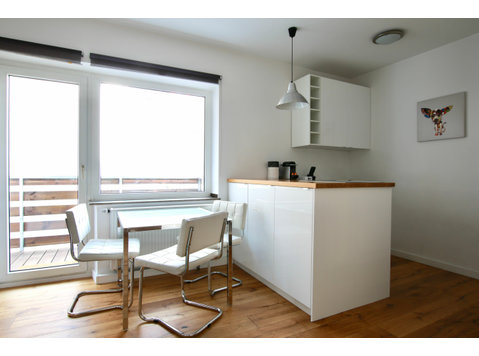 Large apartment with balcony at Rathenauplatz - For Rent