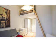 Large, bright and renovated shared room in the Latäng… - Disewakan