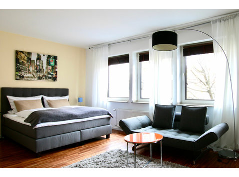 Lovely & charming apartment at Barbarossaplatz - À louer