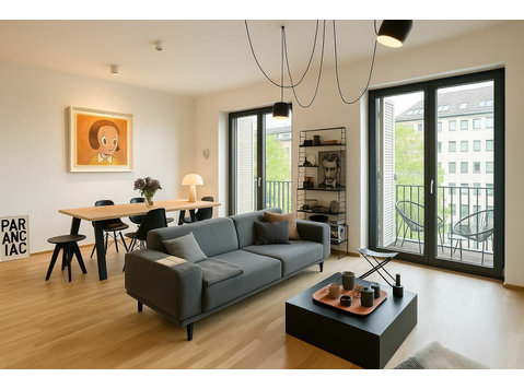 Luxury Apartment with Balcony, Elevator, and Designer… - Kiadó