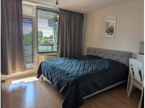Modern 2-Room Apartment Near the Rhine – Central &… - For Rent