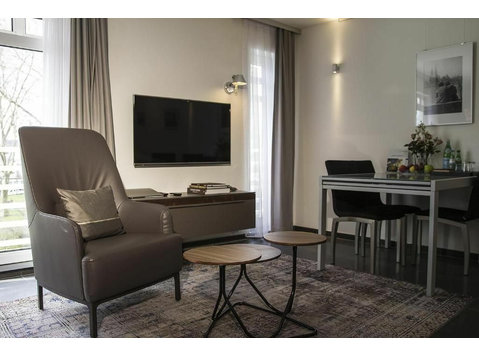 Modern apartment in Cologne center with Rhine and cathedral… - Vuokralle