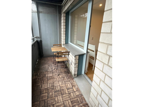 Modernes möbliertes Apartment mit Balkon zum Innenhof - Zu Vermieten