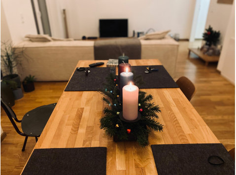 Moderne & großartige Altbau Loft Wohnung auf Zeit in… - Zu Vermieten
