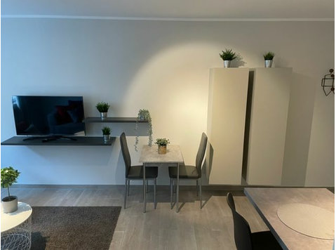 Modernes, ruhiges Apartment mit Balkon in direkter… - For Rent