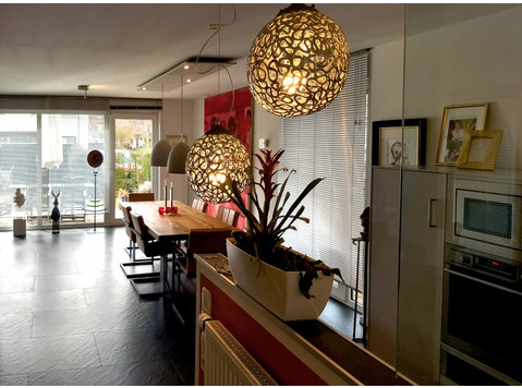 Neat & quiet suite in Köln - For Rent