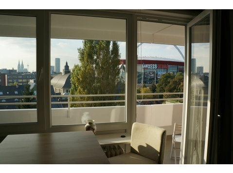 Schönes Apartment in Köln-Deutz mit Balkon, Domblick und… - Zu Vermieten